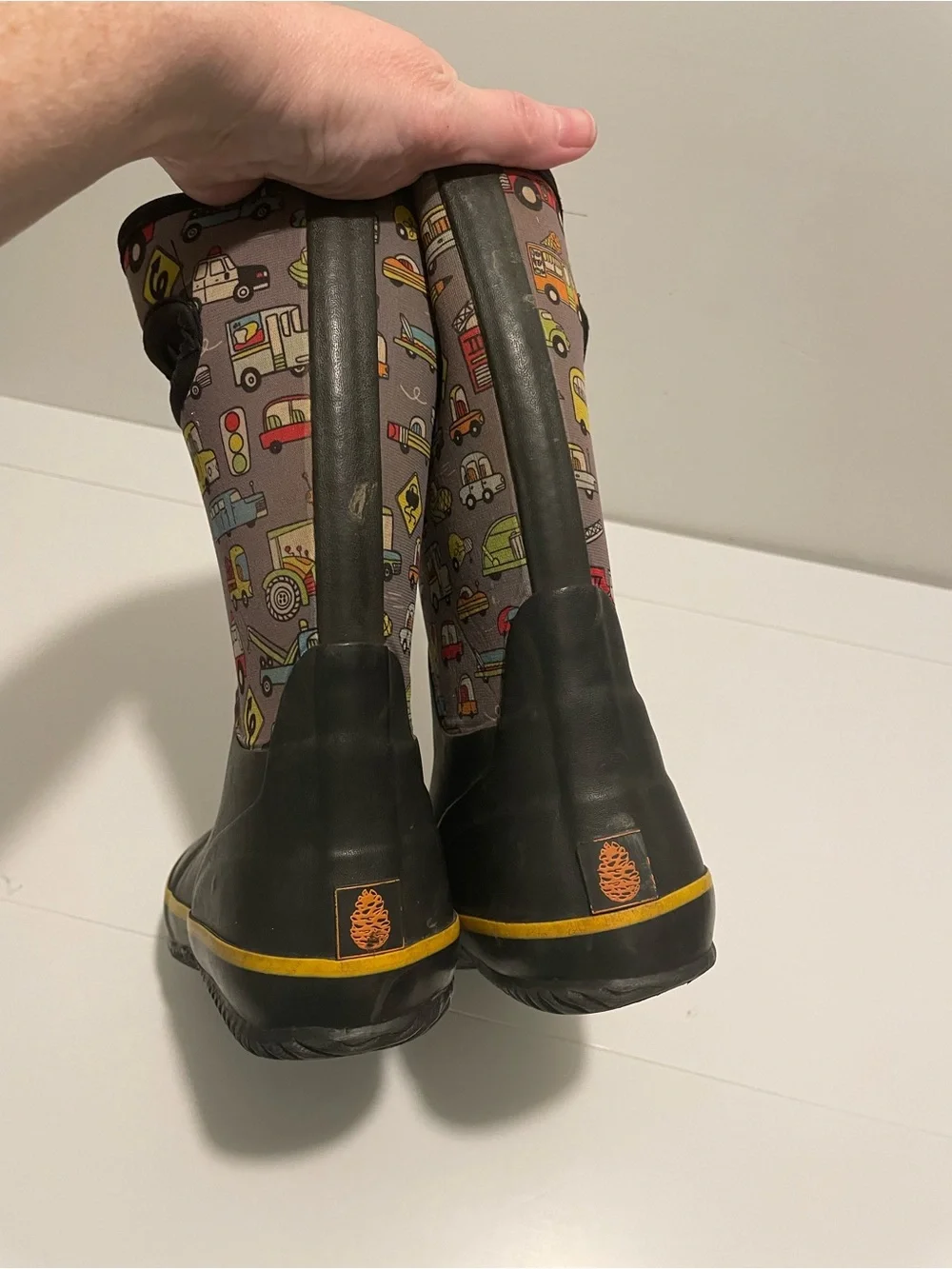 Lone Cone Brand Kid's size 2 Waterproof Winter Boots Rush Hour Mudboots Pull On